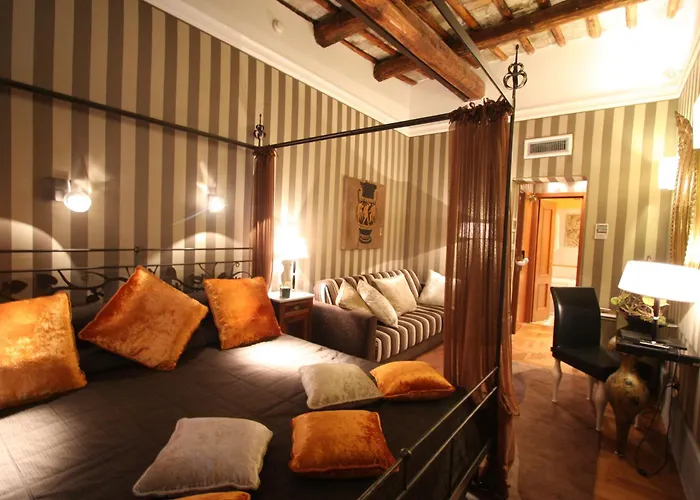 Inn At The Spanish Steps